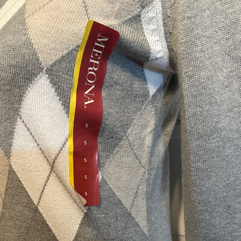 NWT Merona Women’s Gray Argyle Long Sleeve Sweater - Size S - Picture 4 of 10